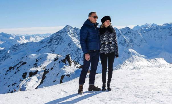 (AP: Daniel Craig (007) and  Léa Seydoux (Bond Girl)